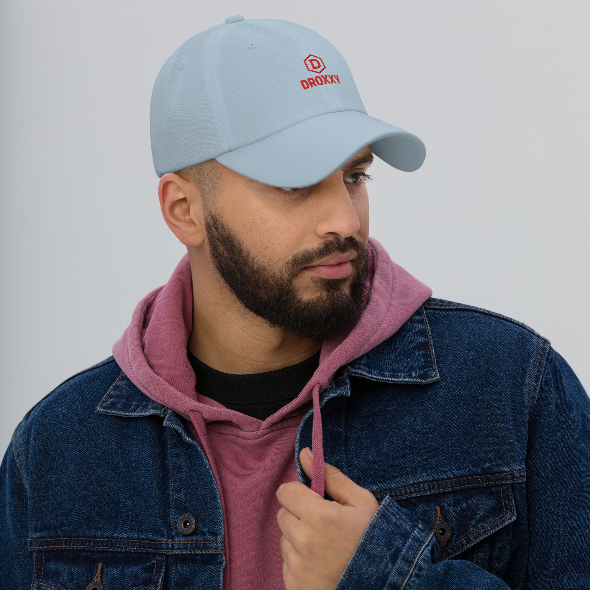 Čepice DROXXY – DROXXY Classic Dad Cap – kšiltovka s červeným logem | Streetwear doplněk s originálním potiskem