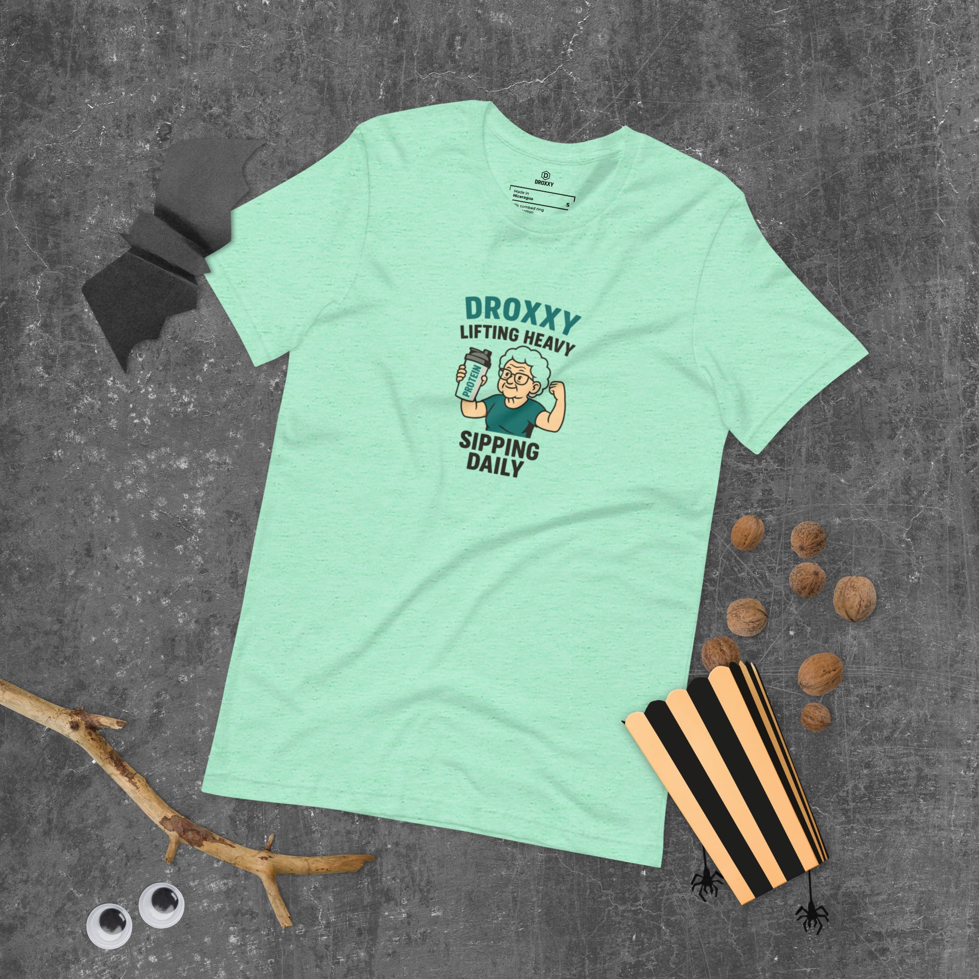 Tričko DROXXY – Unisex tričko DROXXY – Lifting Heavy, Sipping Daily | Originální streetwear
